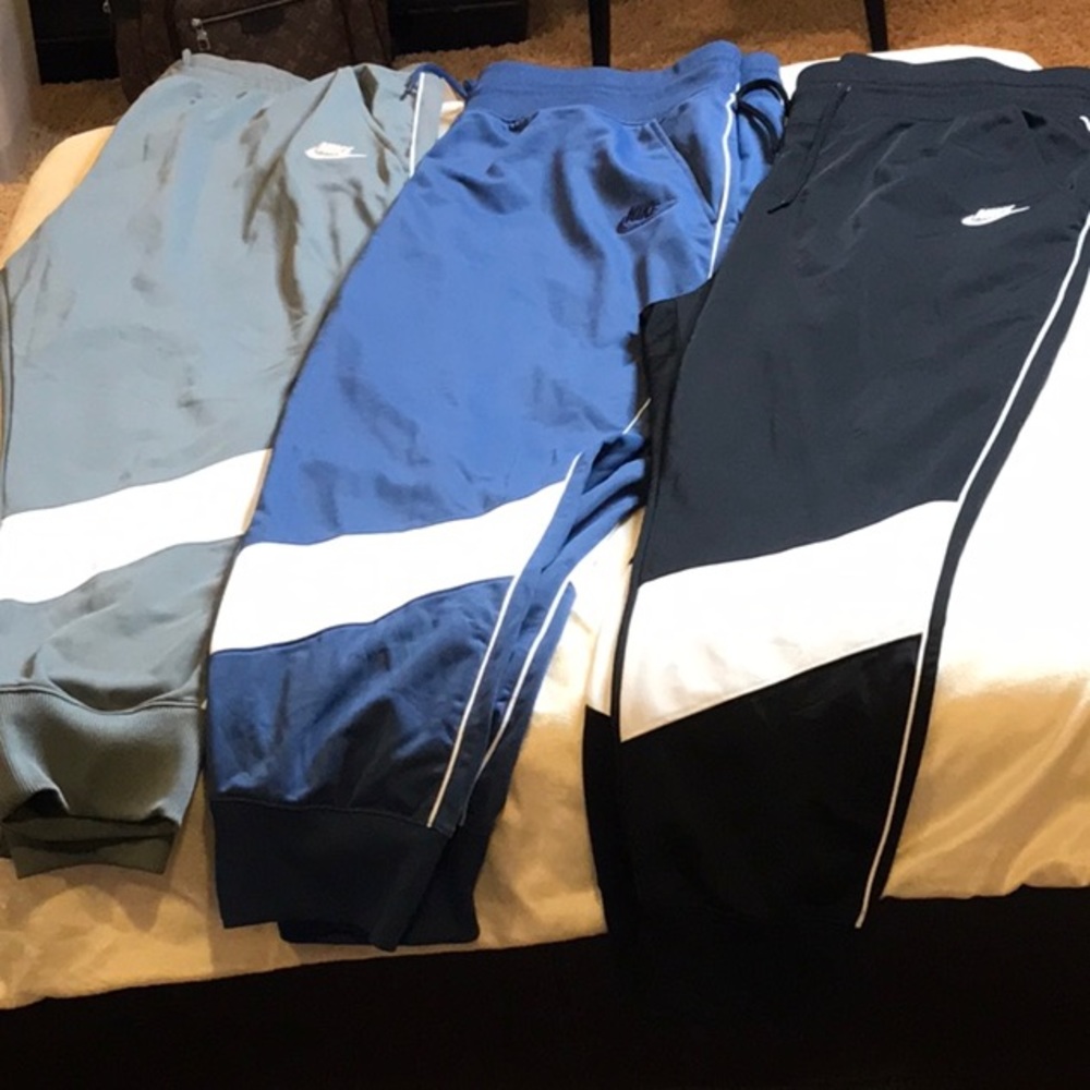 Women’s Nike track pants bundle 2-xxl and 1-xl